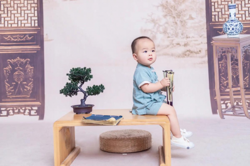 贵州宝宝多久开始攒肚